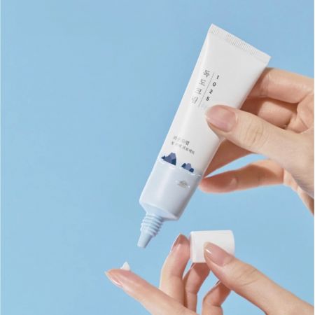 Round Lab hydratační krém na oční okolí 1025 Dokdo Eye Cream, 30ml