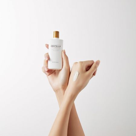 Skin1004 minerální ochranný krém na obličej s SPF 50+ PA++++ Madagascar Centella Air-fit Suncream Plus, 50ml