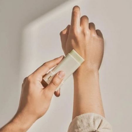 Beauty of Joseon matující tyčinka na ochranu proti slunci s SPF50+ PA++++ Matte Sun Stick Mugwort+Camelia, 18g