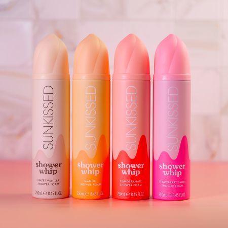 Sunkissed šlehačková sprchová pěna Shower Whip Strawberry Swirl, 250ml