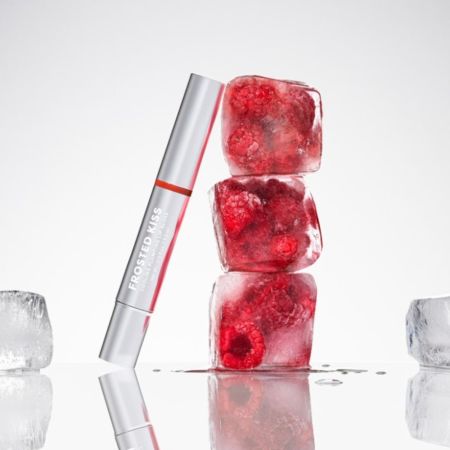 Profusion chladivý lesk na rty se zvětšujícím efektem Frosted Kiss, 3,2ml