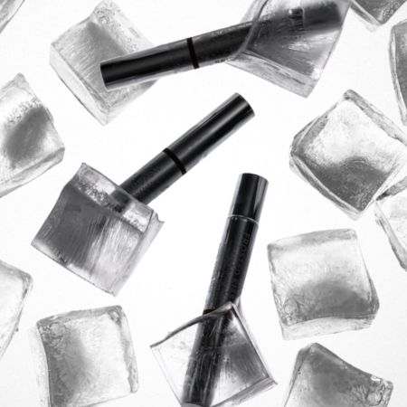 Profusion chladivý lesk na rty se zvětšujícím efektem Frosted Kiss, 3,2ml