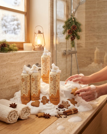 Sunkissed šlehačková sprchová pěna Shower Whip Gingerbread, 250ml