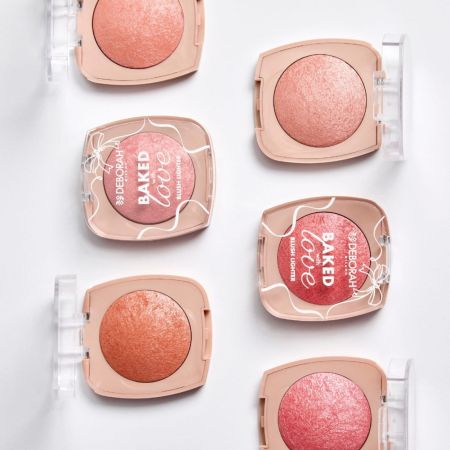 Deborah Milano zapečená tvářenka a rozjasňovač v jednom Baked with Love Blush Lighter, 16,5 g