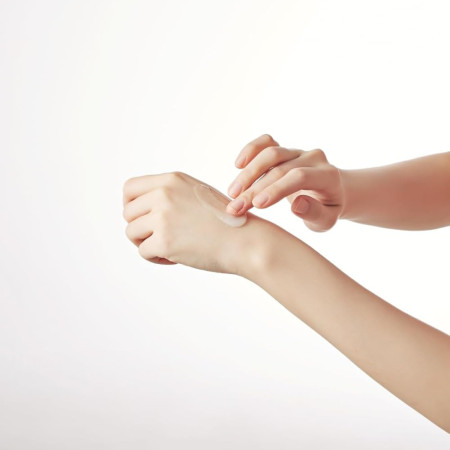 Skin1004 hydratační pleťové sérum s Centella Asiatica a kyselinou hyaluronovou, Hyalu-Cica Blue Serum, 30ml