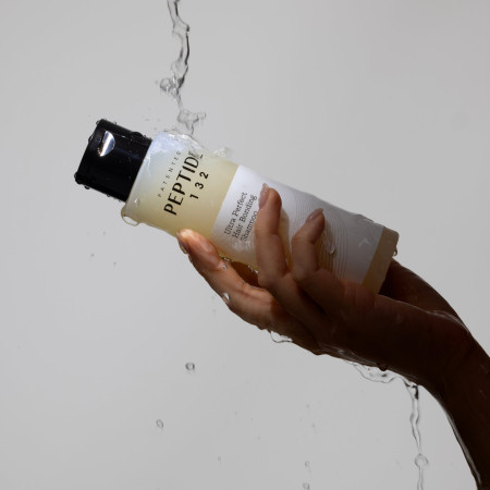 COSRX šampon pro posílení a regeneraci vlasů, PEPTIDE-132 Ultra Bonding Shampoo, 200 ml