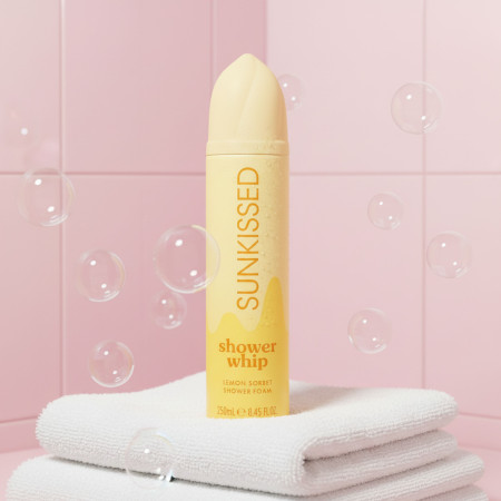 Sunkissed šlehačková sprchová pěna Shower Whip Lemon Sorbet, 250ml