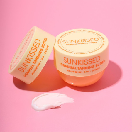 Sunkissed samoopalovací tělové máslo s bambuckým máslem a vitamínem E, Gradual Tanning Butter, 200ml 