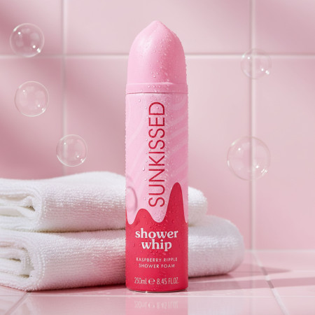 Sunkissed šlehačková sprchová pěna Shower Whip Raspberry Ripple, 250ml