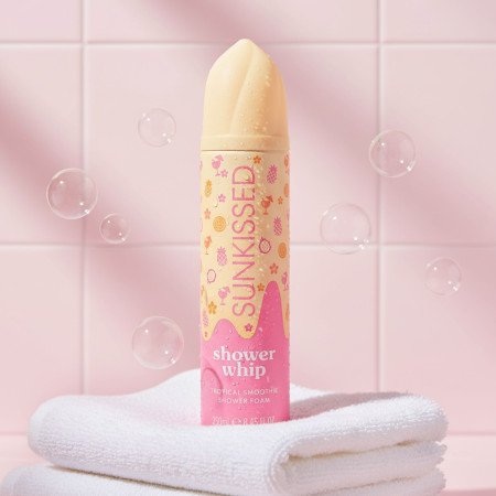 Sunkissed šlehačková sprchová pěna Shower Whip Tropical Smoothie, 250ml
