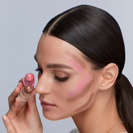 Deborah Milano krémová tvářenka v tyčince Easy Blush Stick, 5g